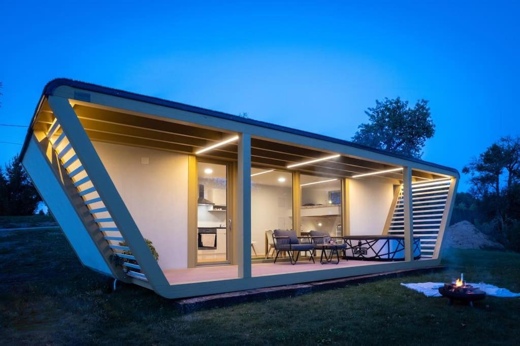 Holiday House Hona Lux Velike Lasce Eksteriør billede