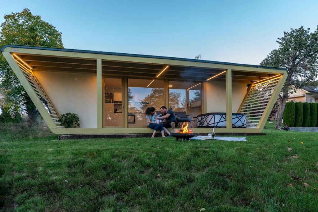Holiday House Hona Lux Velike Lasce Eksteriør billede