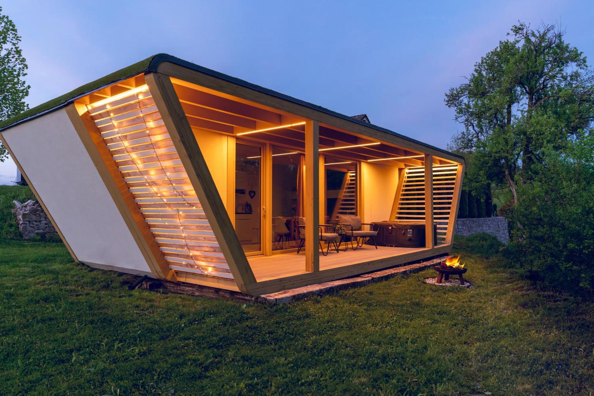 Holiday House Hona Lux Velike Lasce Eksteriør billede