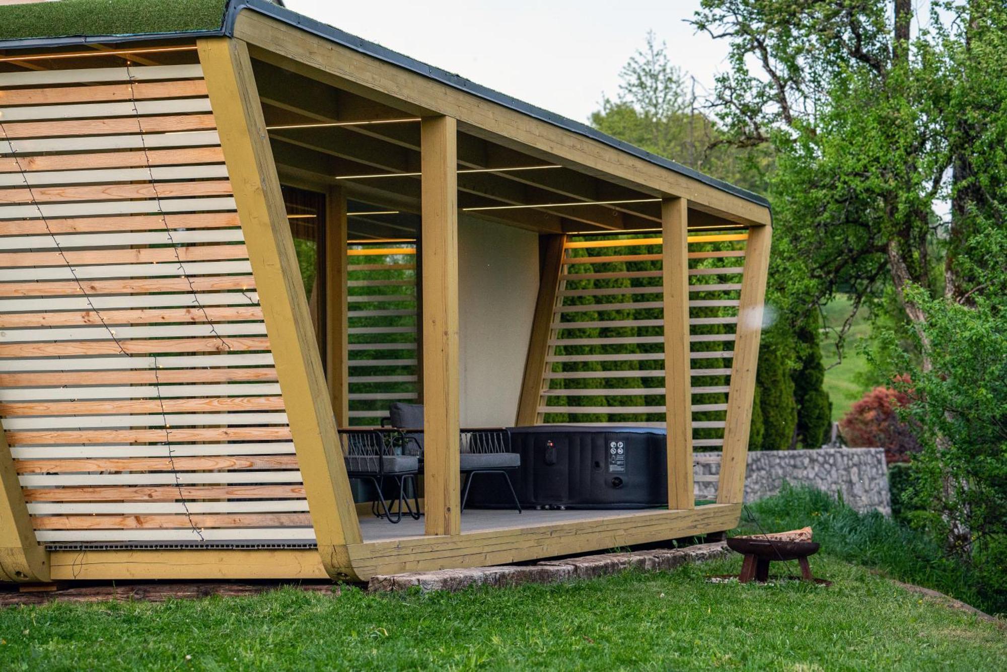 Holiday House Hona Lux Velike Lasce Eksteriør billede