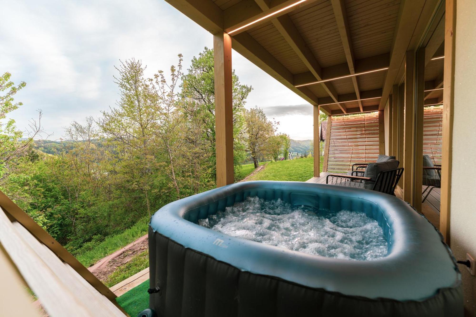 Holiday House Hona Lux Velike Lasce Eksteriør billede